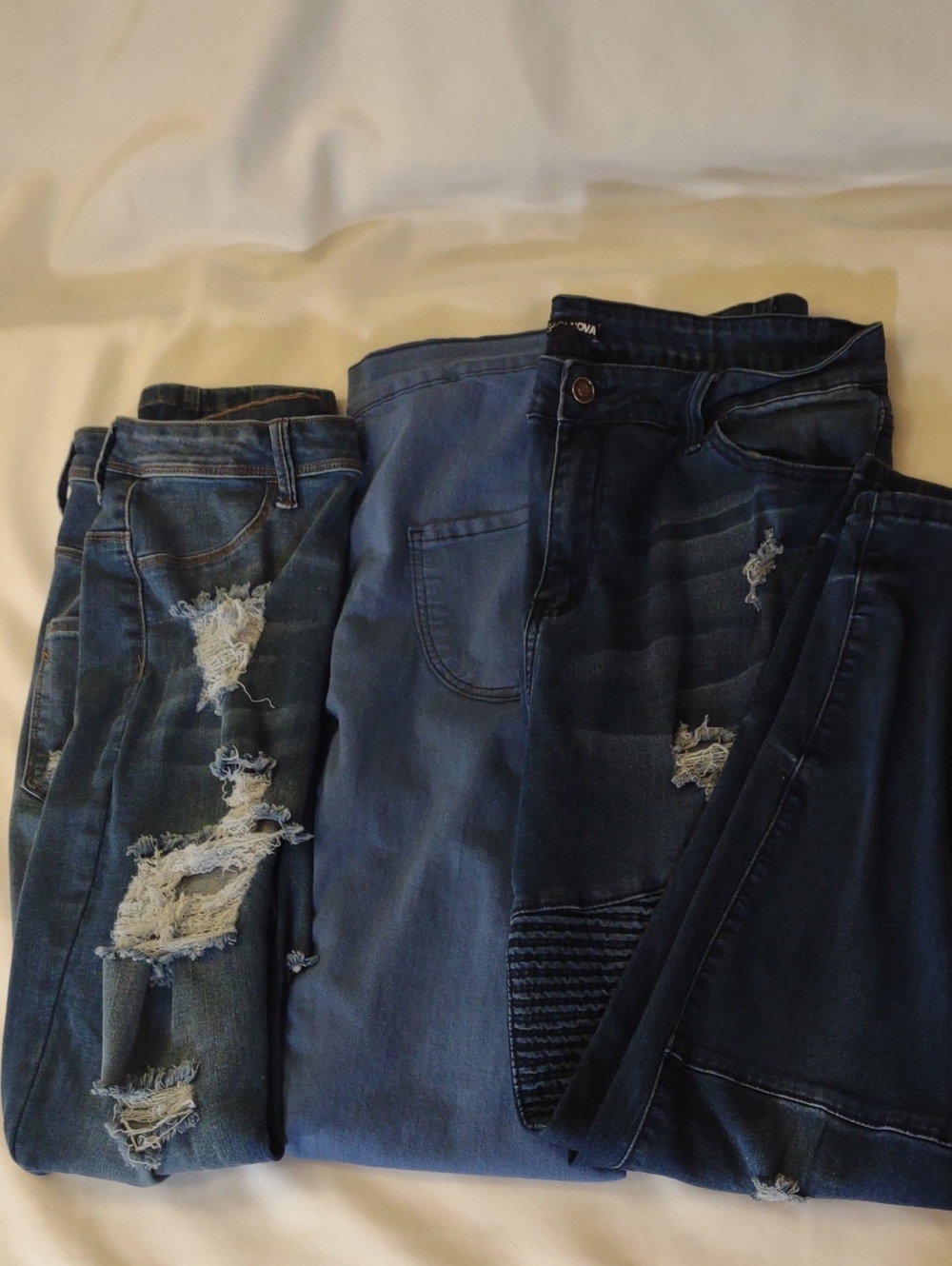 Bundle Of 3 Pairs Of Slim Straight Dark Blue Distressed Jeans - Size 1X